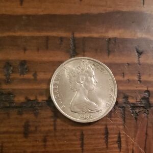 1967 New Zealand Elegant Coin Featuring Queen Elizabeth II